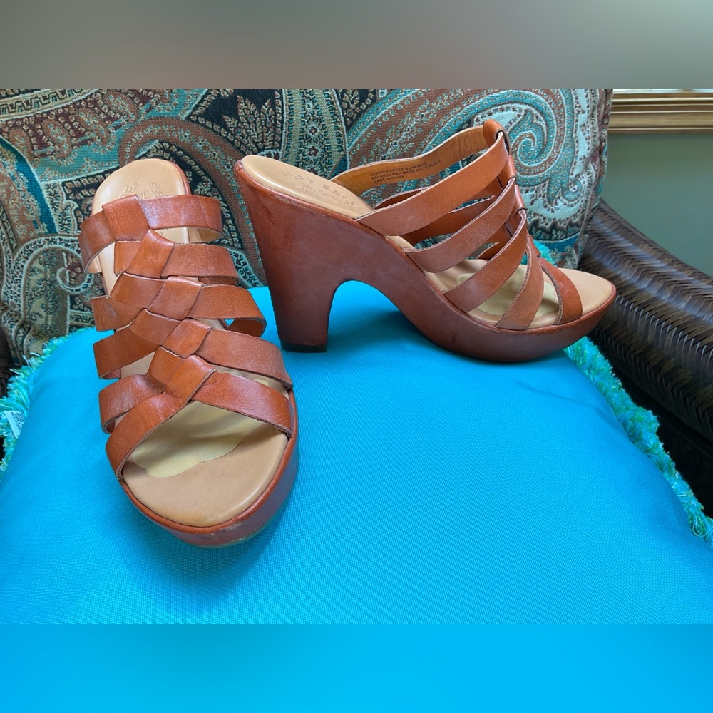 Kork-Ease ladies heeled sandals. EUC.